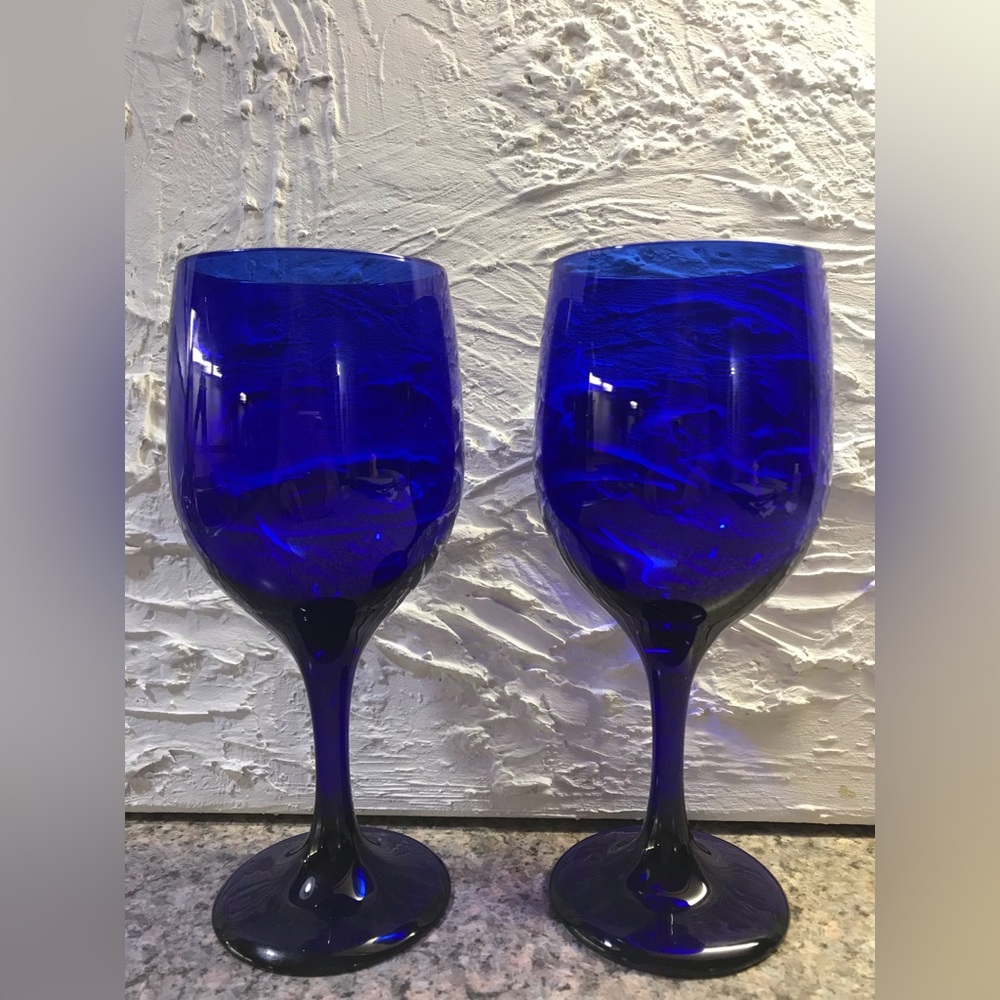 Pier 1 • Stylish Set of 2 Large Goblets in Royal Blue• Stemware Cold  Beverages